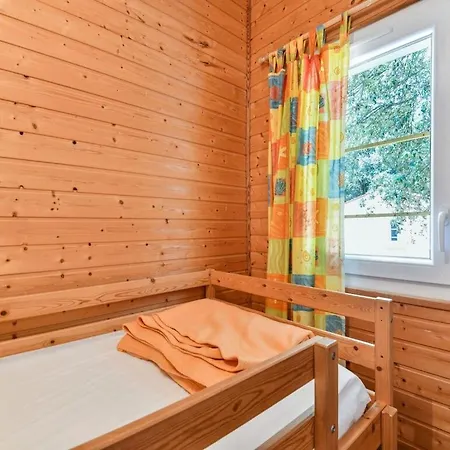 Elegant Holiday In Saint-savinien With Terrace Vakantiehuis