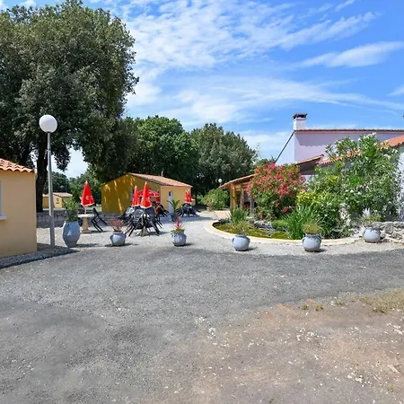 Vakantiehuis Elegant Holiday In Saint-savinien With Terrace *
